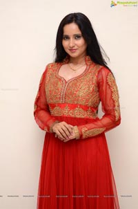 Ishika Singh Glam Stills