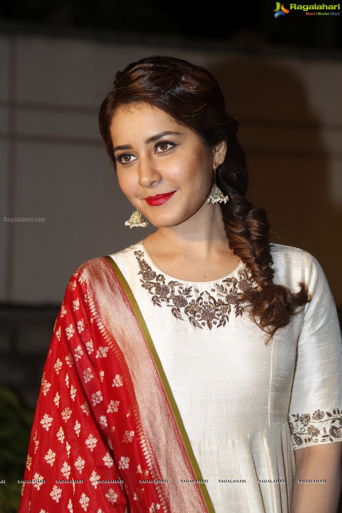 Rashi Khanna in Salwar Dress - Raashi Khanna at Santosham 2015 Curtain Raiser