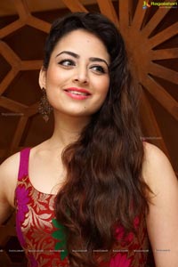 Zoya Afroz Photos