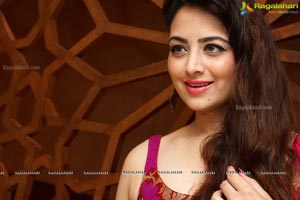 Zoya Afroz Photos