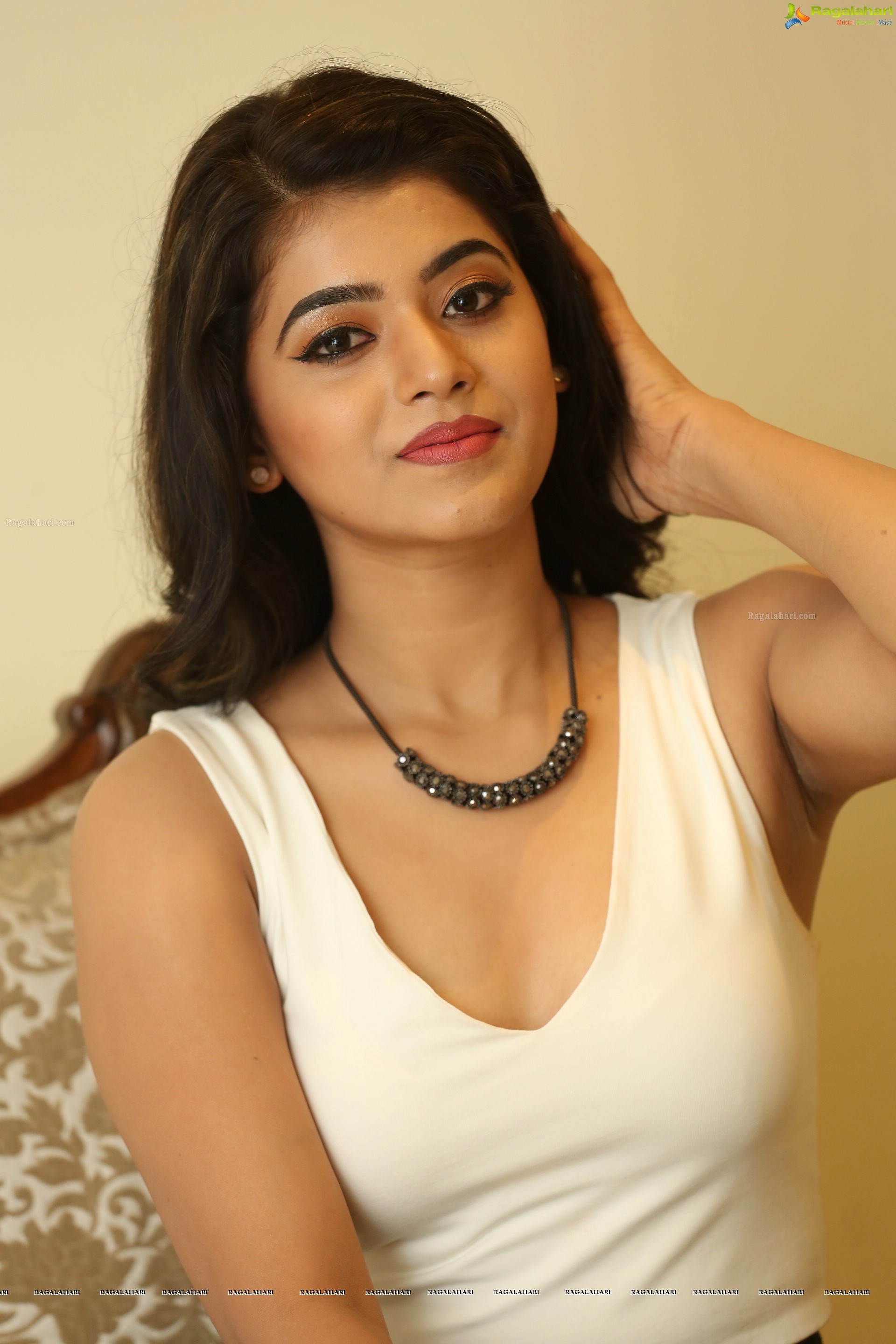 Yamini Bhaskar (High Definition)