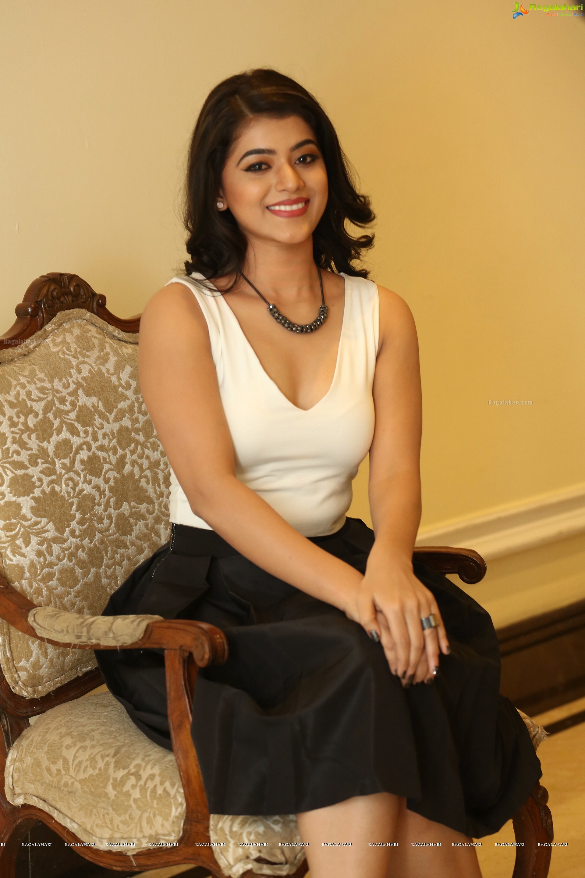 Yamini Bhaskar (High Definition)