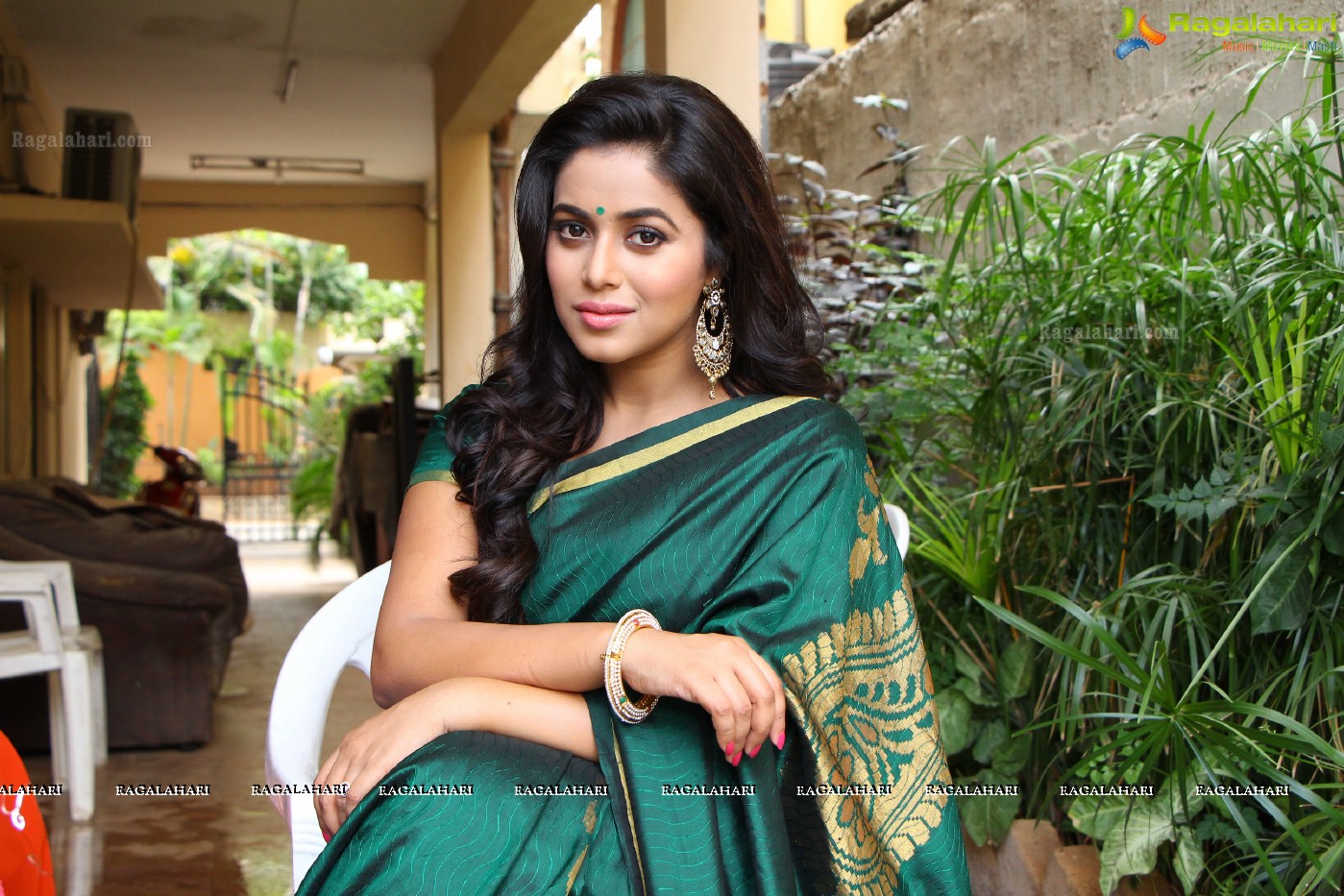 Poorna (Posters)