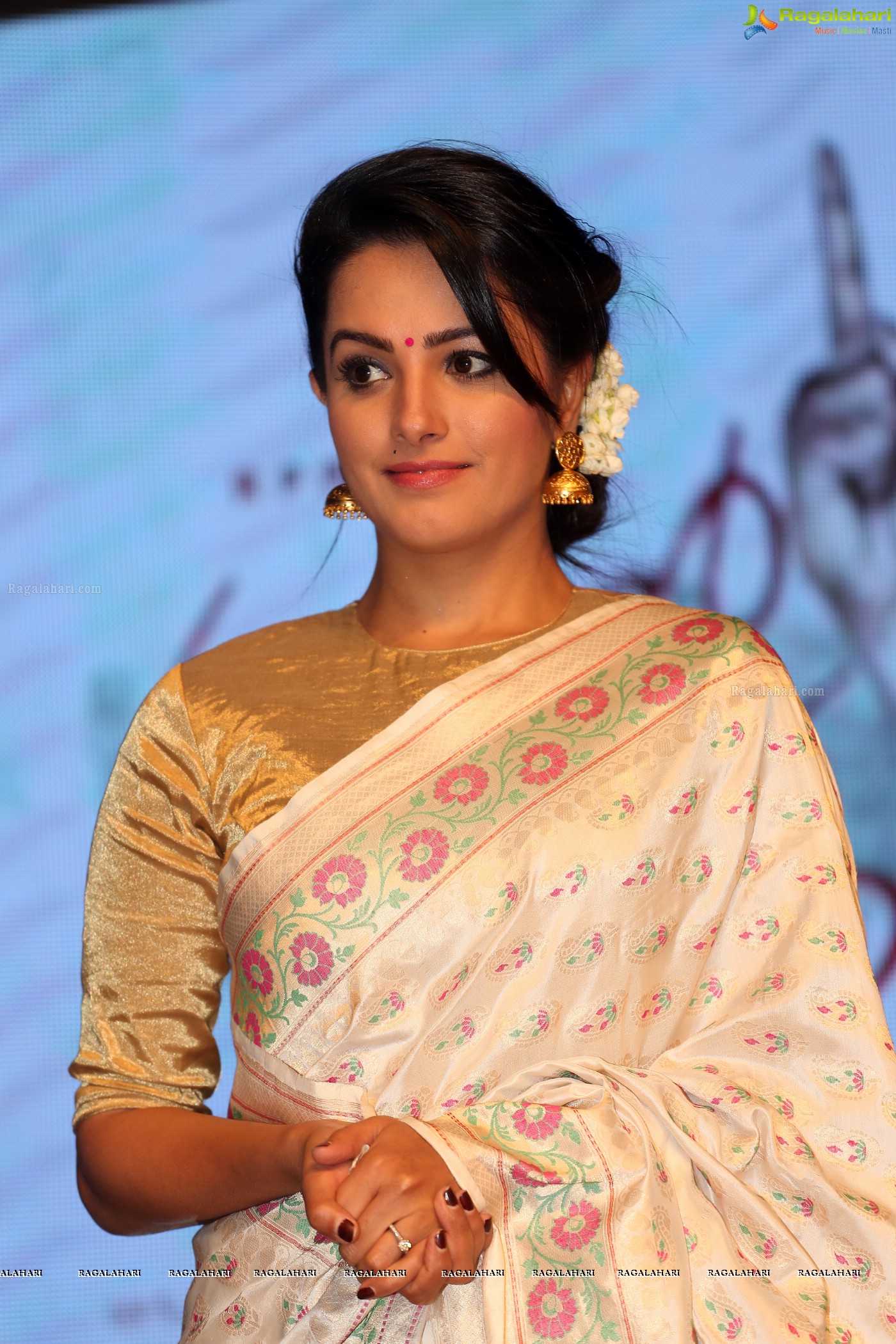 Anita Hassanandani (Posters)