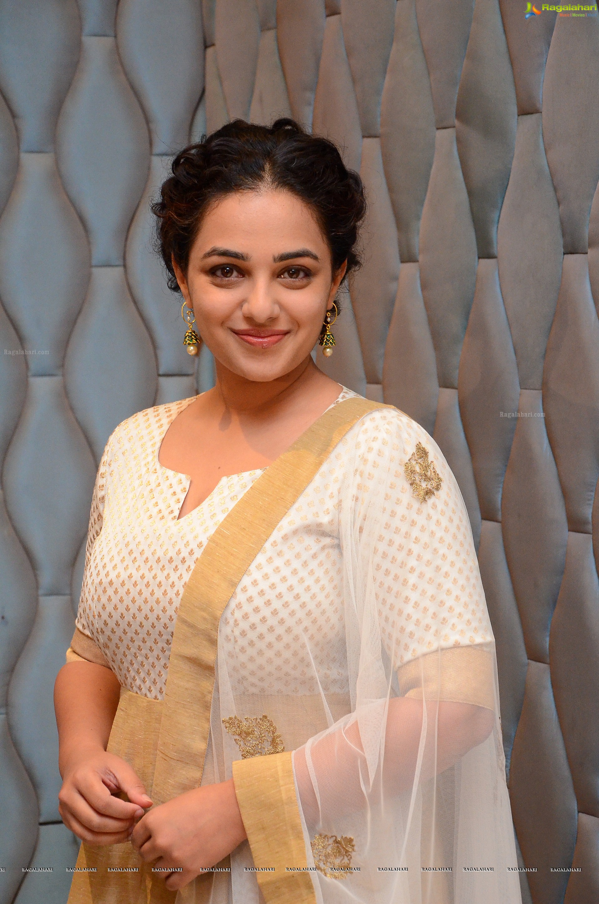 Nithya Menen at 100 Days of Love Press Meet, HD Photo Gallery