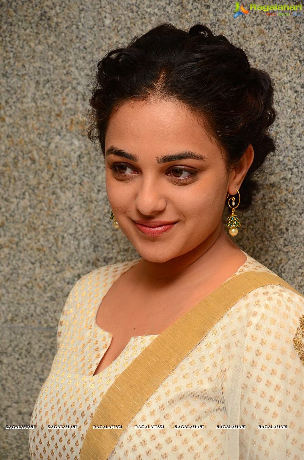 Nithya Menen at 100 Days of Love Press Meet, Photo Gallery