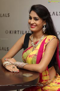 Swetha Jadhav at Kirtilal's Dazzling Bangle Mela