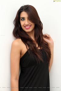 Komal Kalra