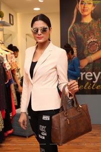  Deepali @ Breya retail store Launch