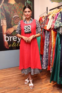  Deepali @ Breya retail store Launch