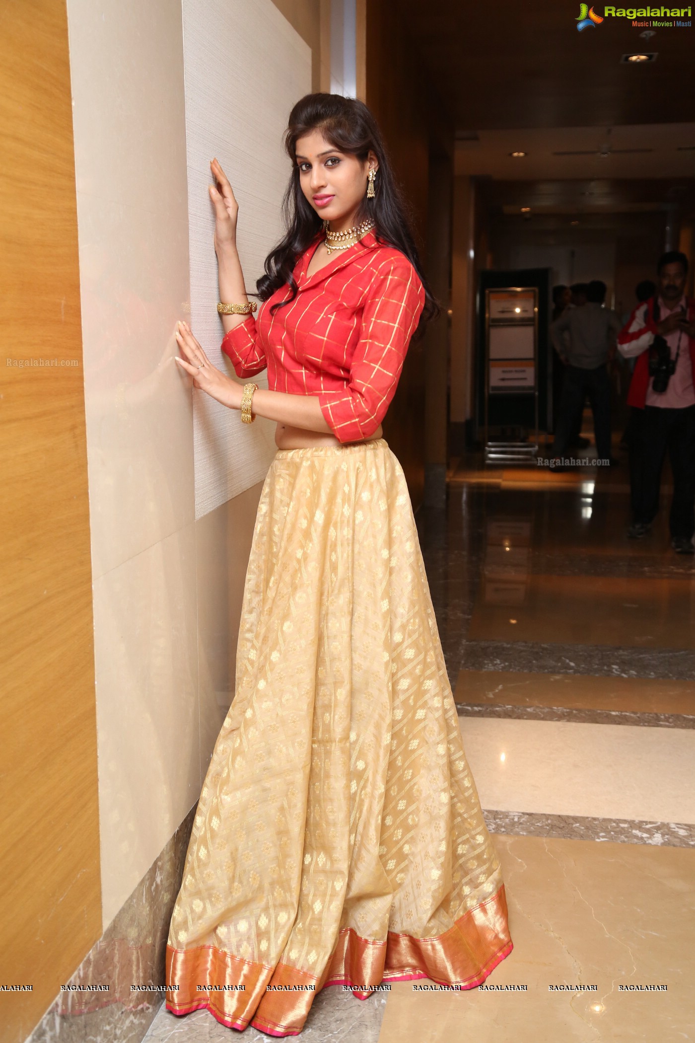 Naziya Khan at Sutraa 2nd Edition Exhibition Curtain Raiser