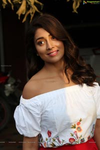 Shriya Saran