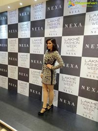 Mannara Chopra @ Lakme Fashion Week