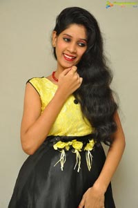 Omu Elegant Stills