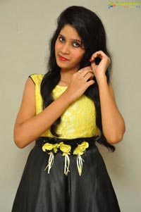 Omu Elegant Stills