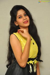 Omu Elegant Stills