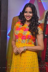 Pujitha Ponnada at Aakruthi Designer Studio Launch