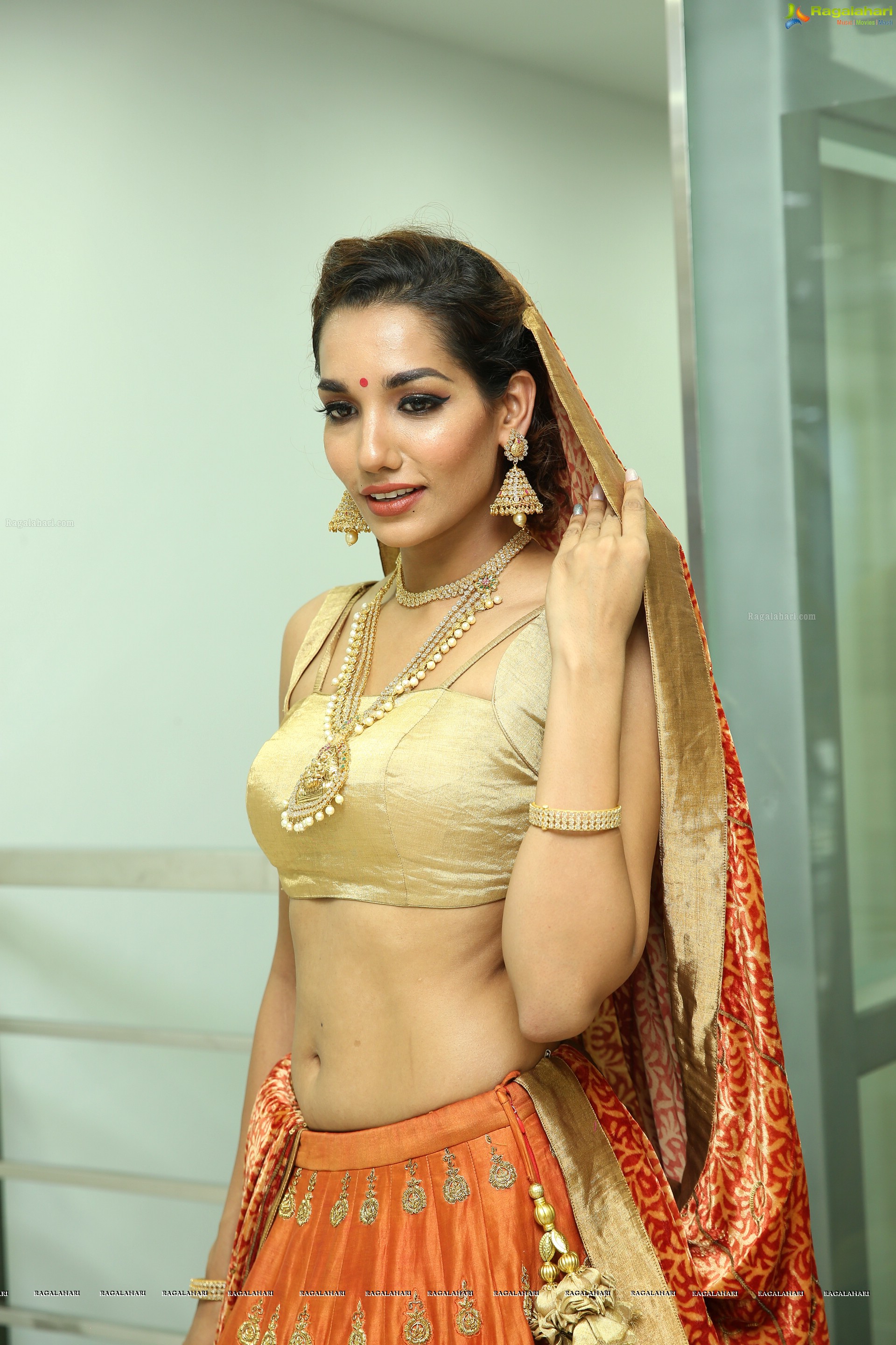 Aditi Tiwari at Joyalukkas Eleganza Collection Launch (High Definition)