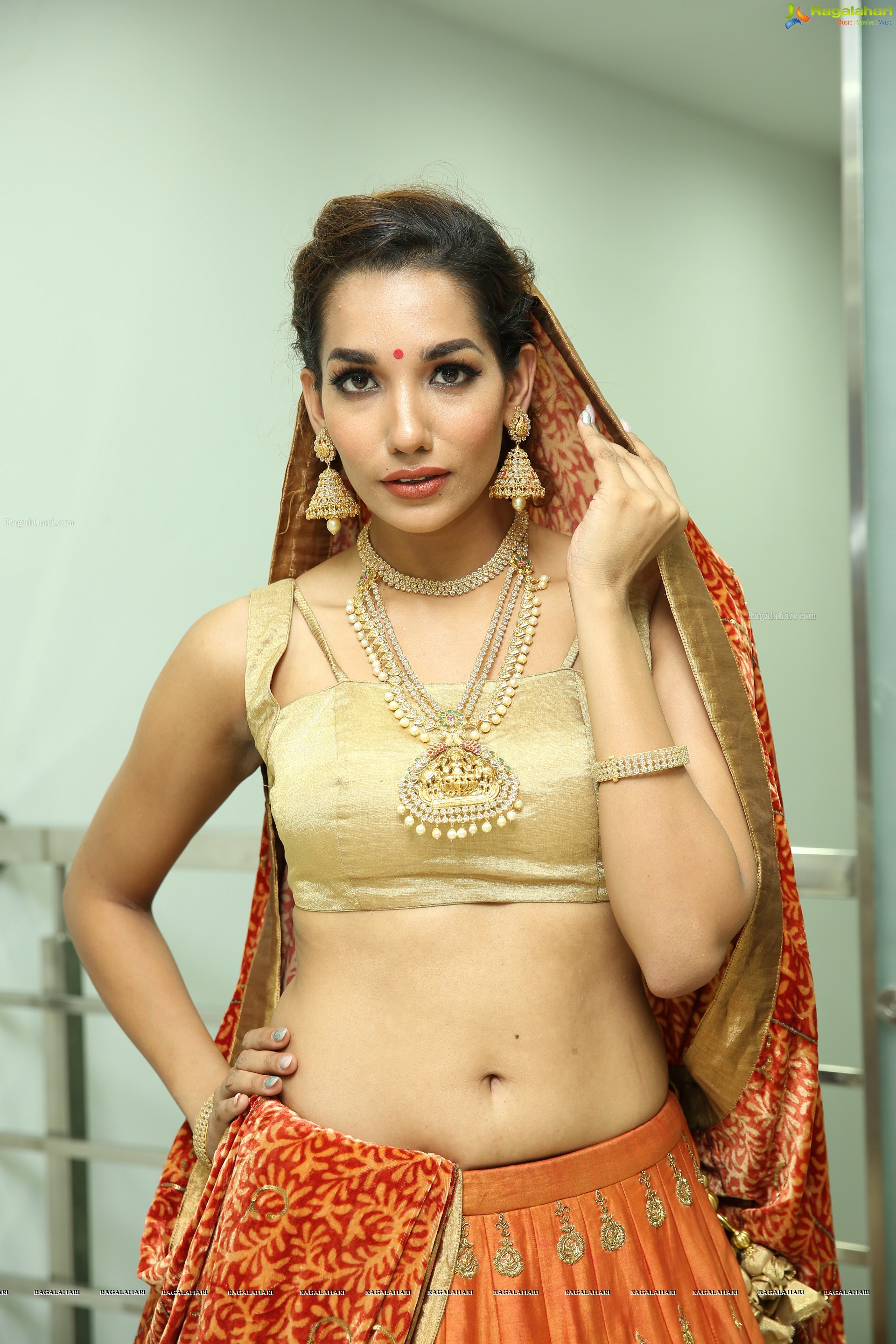 Aditi Tiwari at Joyalukkas Eleganza Collection Launch (High Definition)