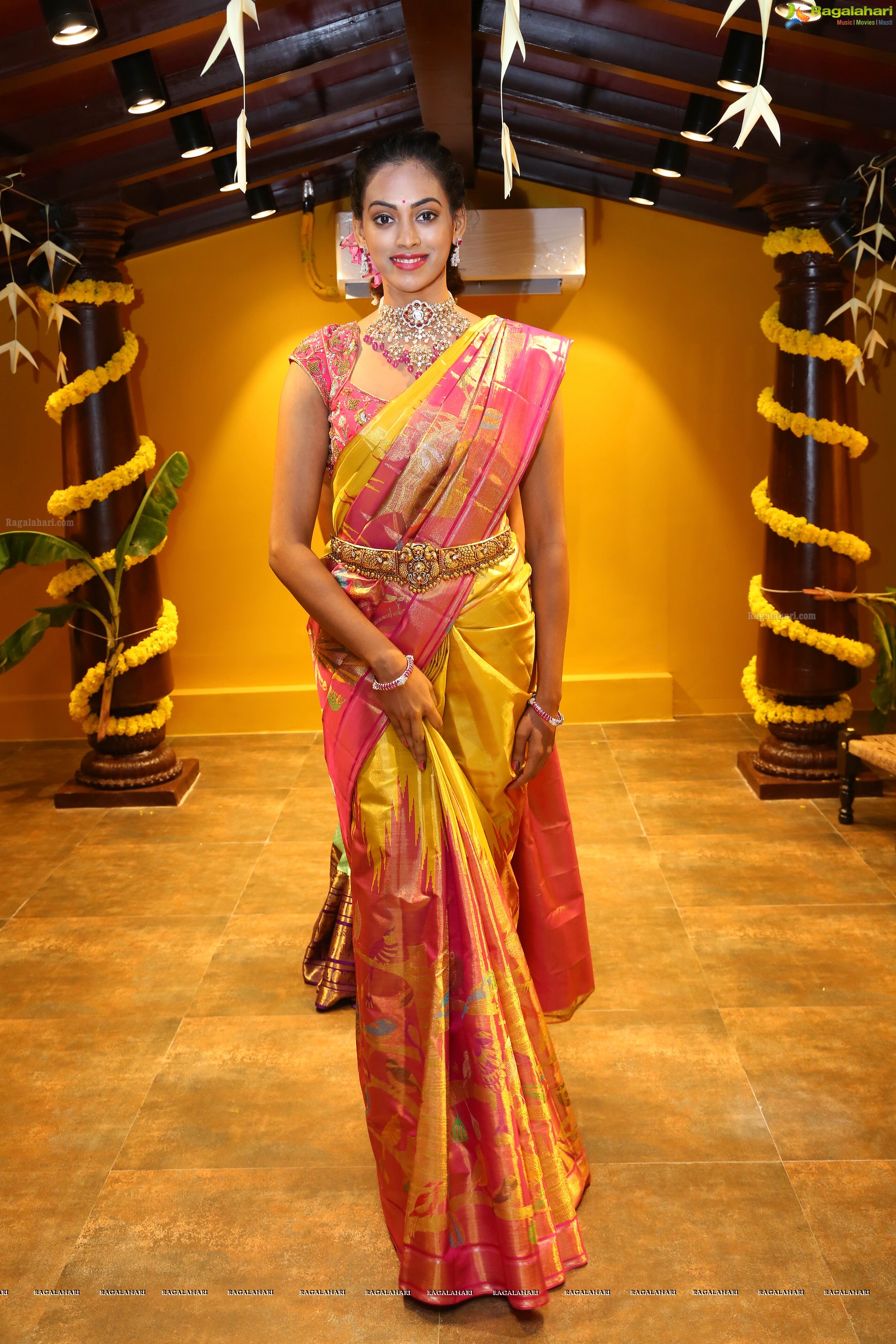 Kamakshi Bhaskarla at Mugdha Store Launch (High Definition Photos)