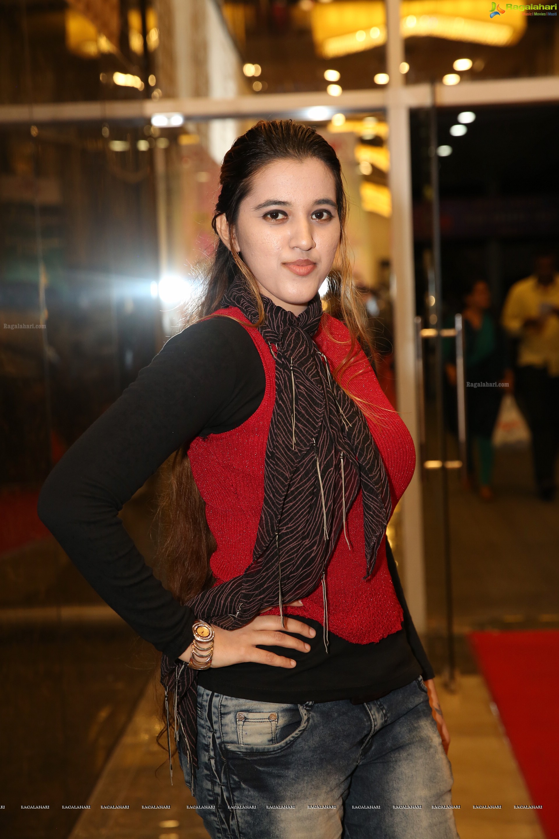 M Abida (High Definition Photos)