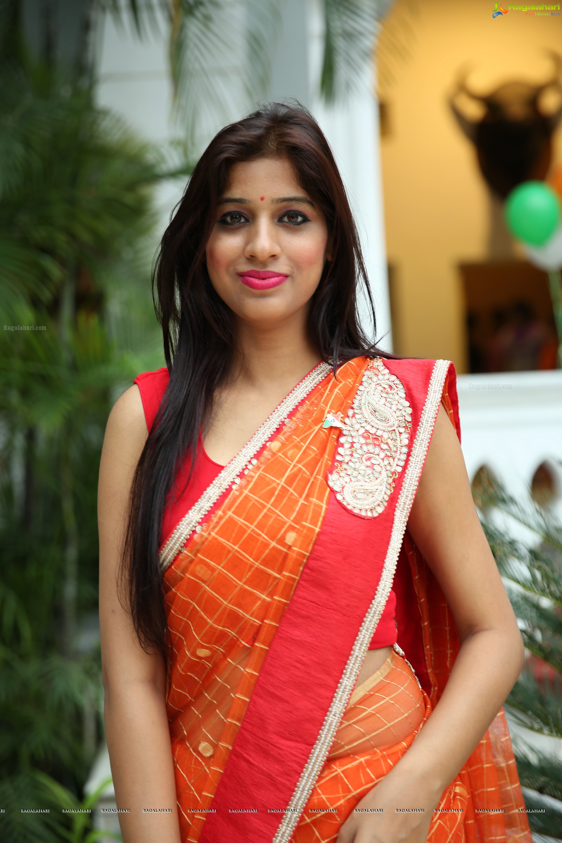 Naziya Khan at Country Club Pre-Independence Day Celebrations (High Definition Photos)