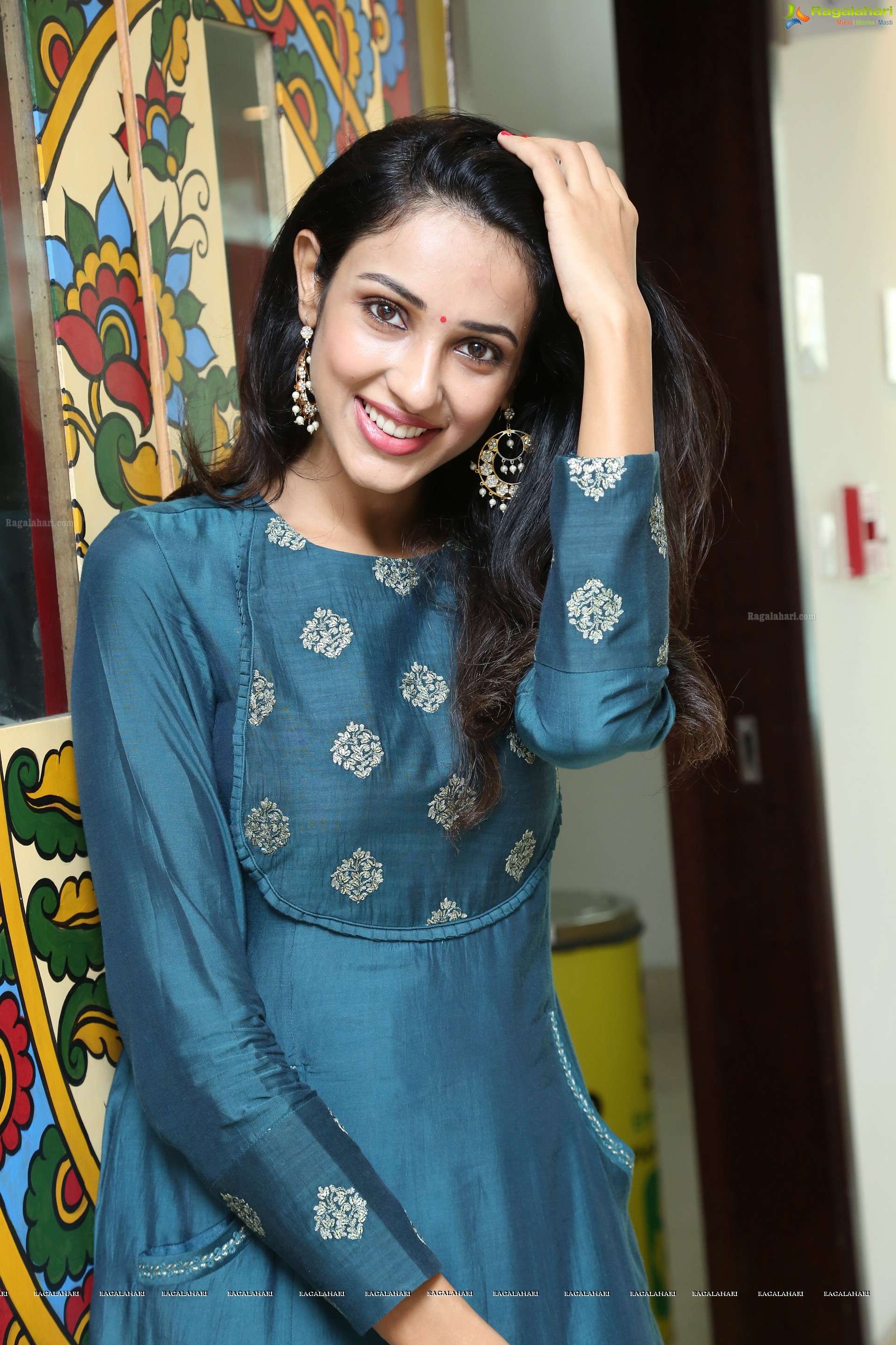 Riya Suman at Hotel Mercure Janmastami Celebrations (High Definition Photos)