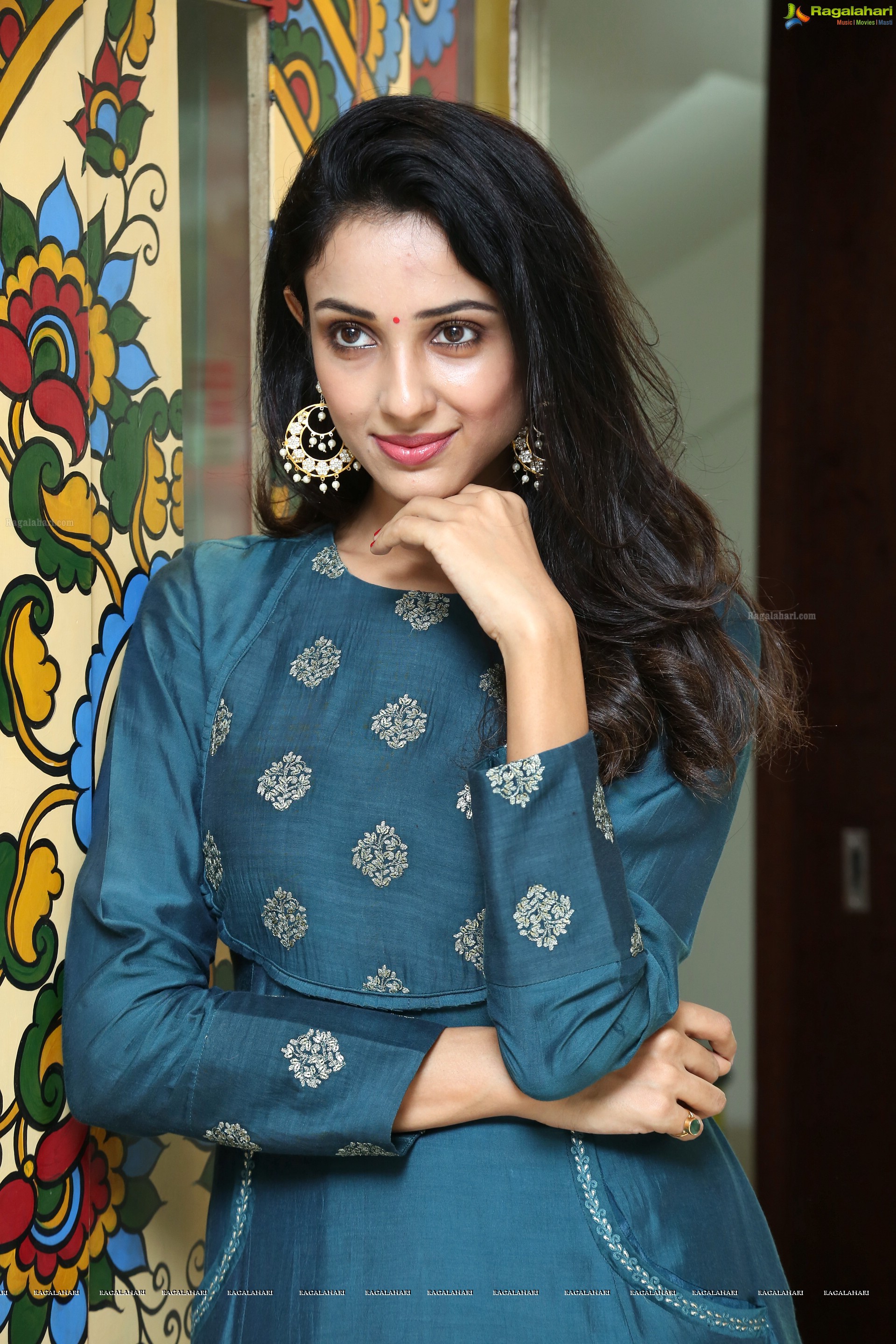 Riya Suman at Hotel Mercure Janmastami Celebrations (High Definition Photos)