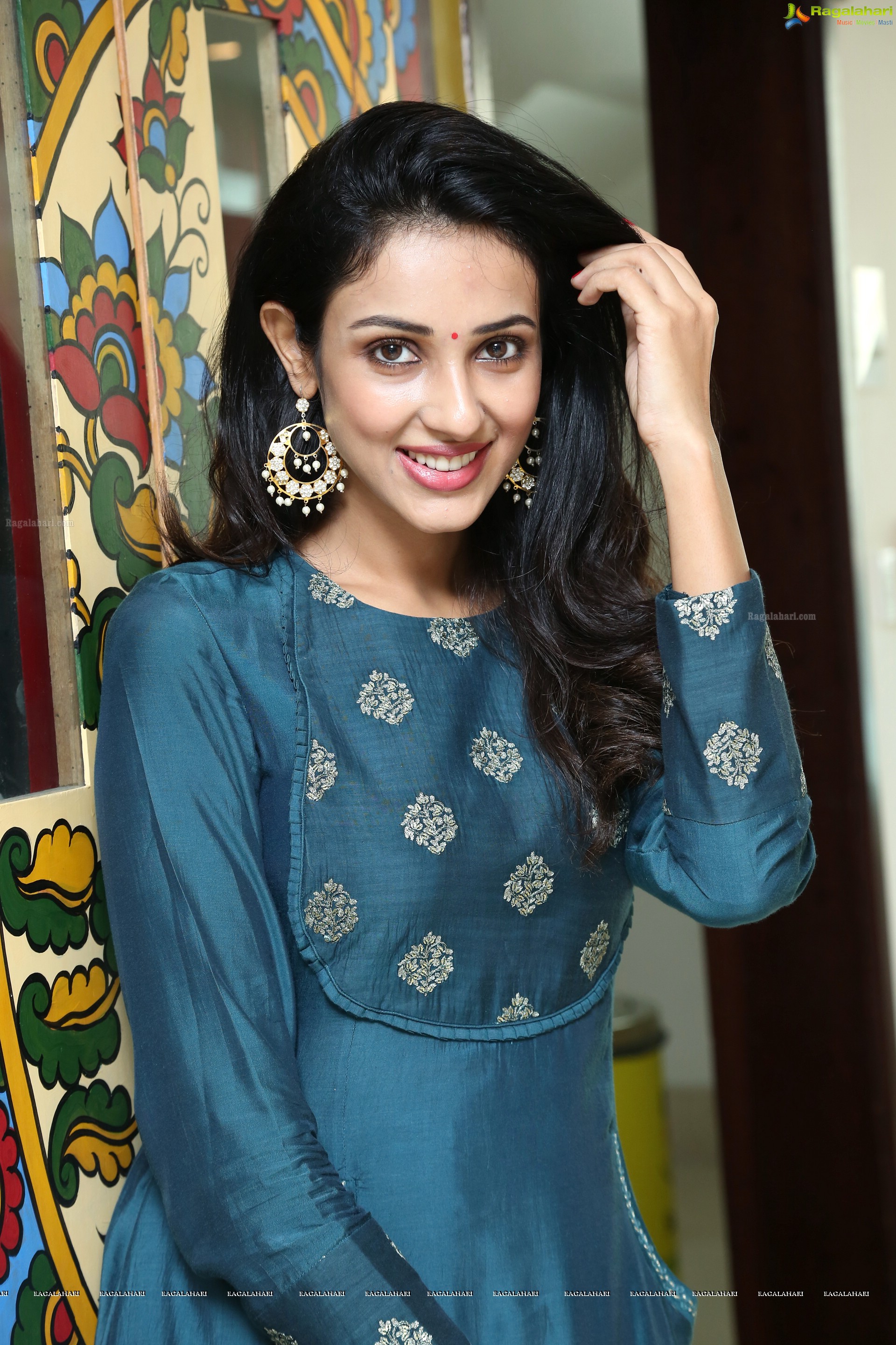 Riya Suman at Hotel Mercure Janmastami Celebrations (High Definition Photos)