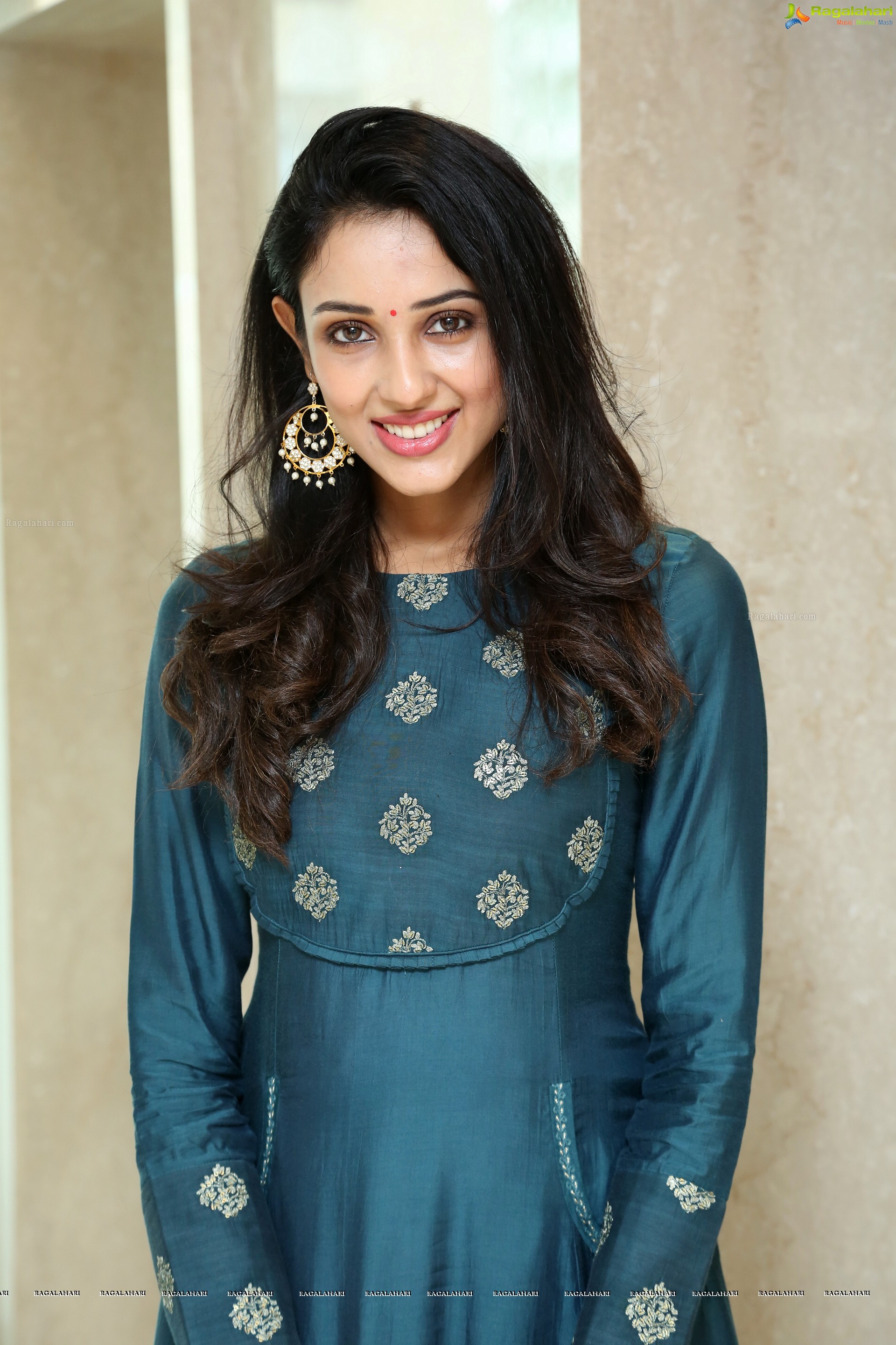 Riya Suman at Hotel Mercure Janmastami Celebrations (High Definition Photos)