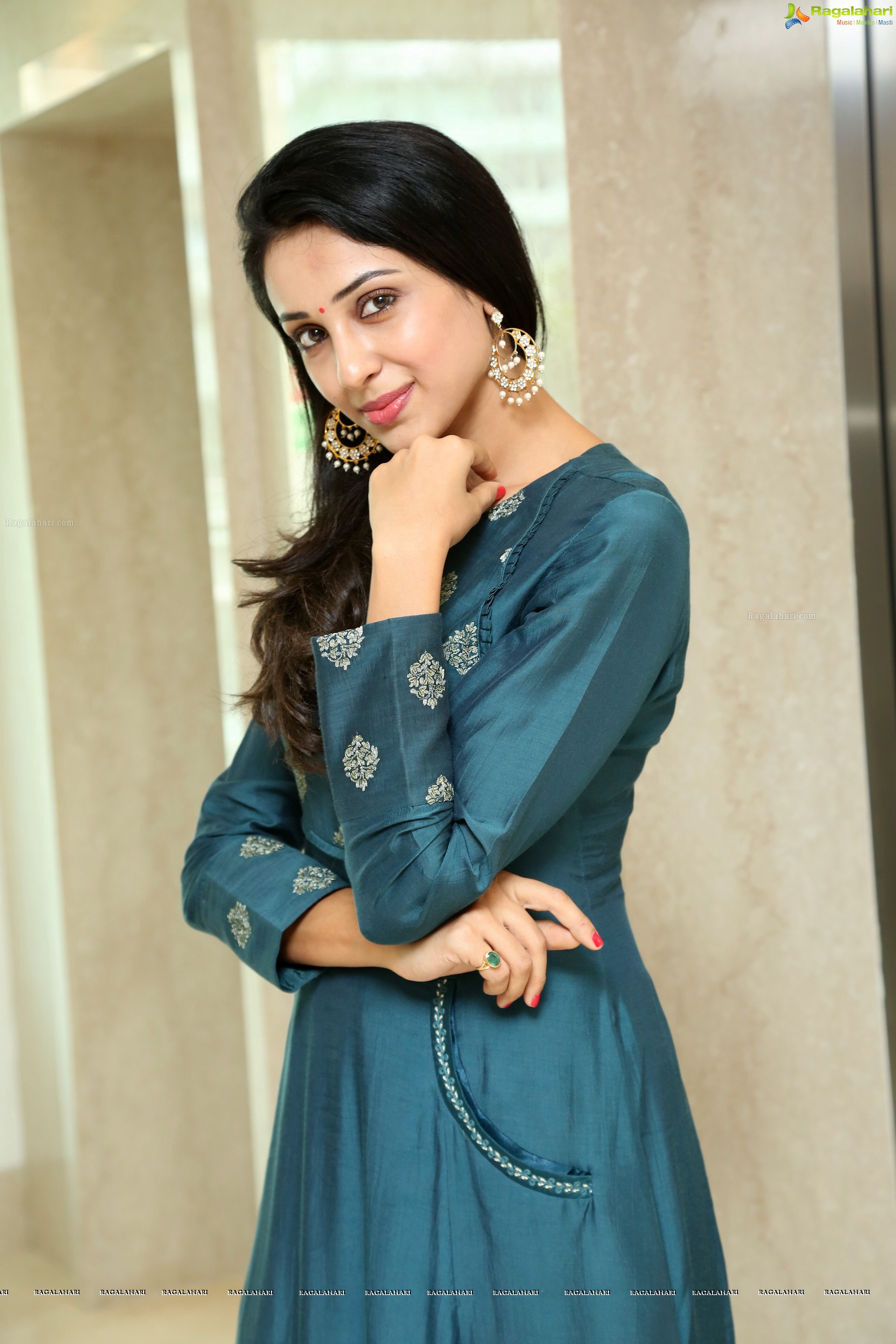 Riya Suman at Hotel Mercure Janmastami Celebrations (High Definition Photos)