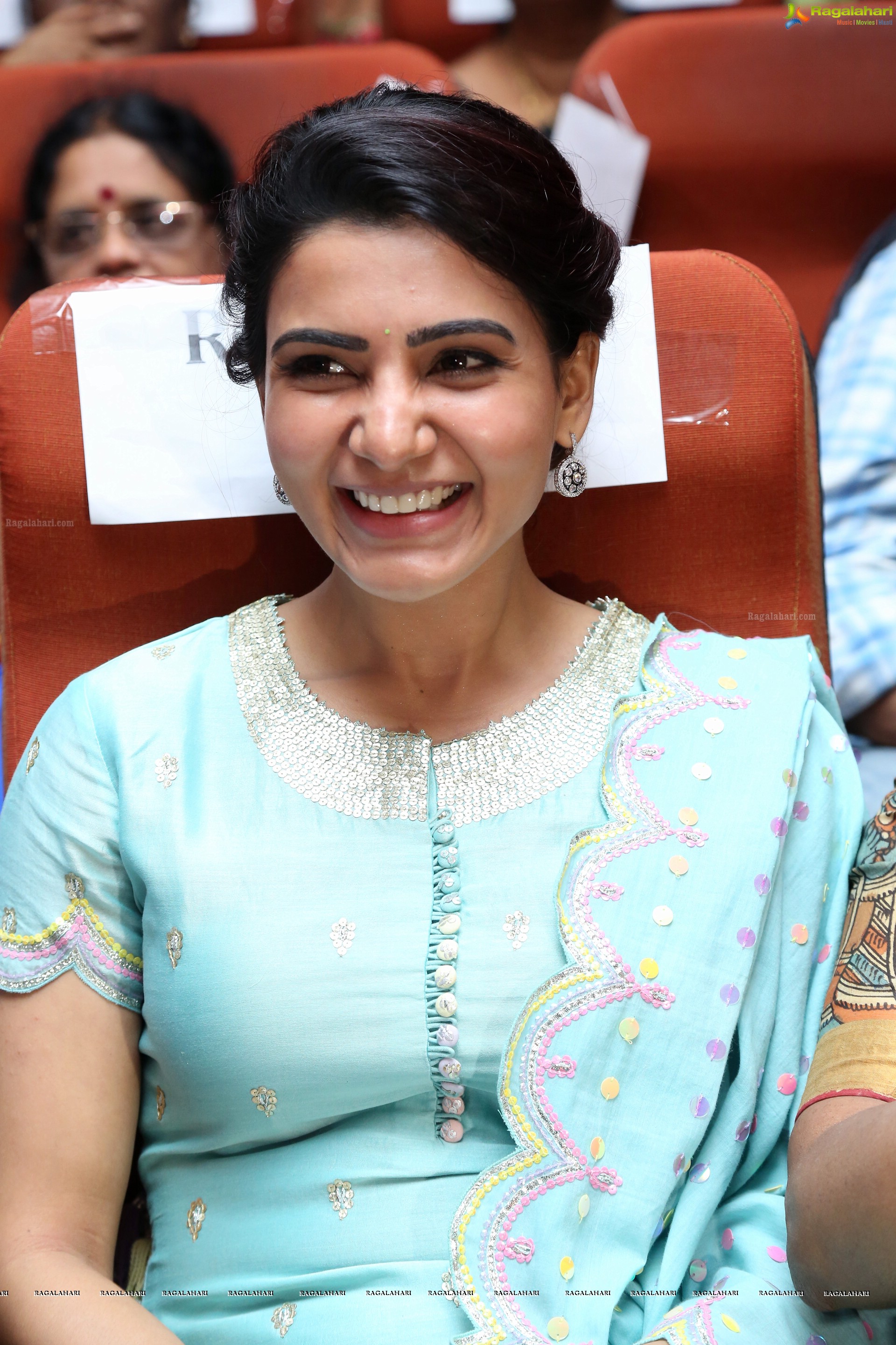 Samantha Akkineni at Divya Solo Bharatanatyam Performance, HD Gallery