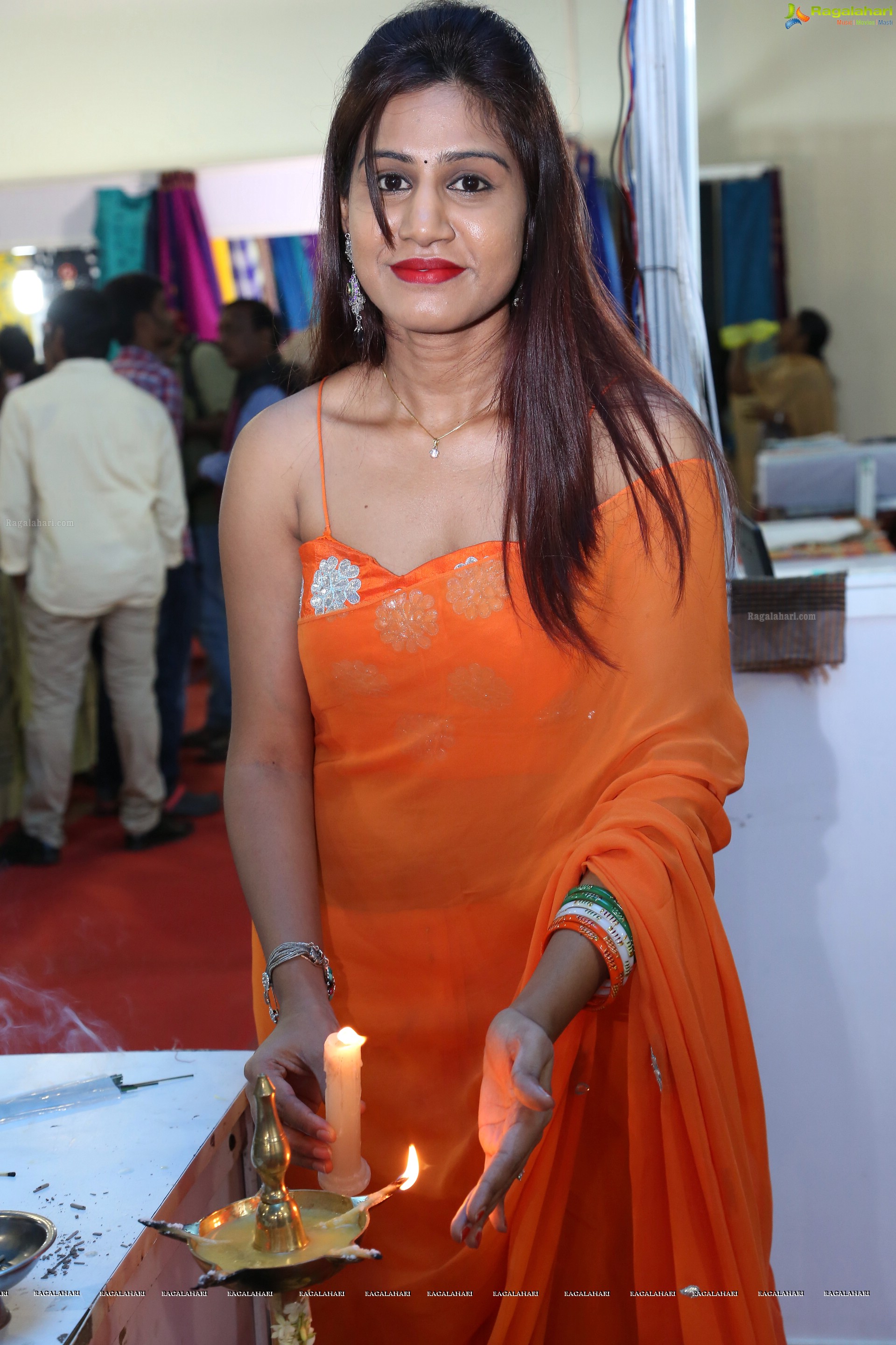 Satvi Lingala at Kala Silk Expo (High Definition Photos)
