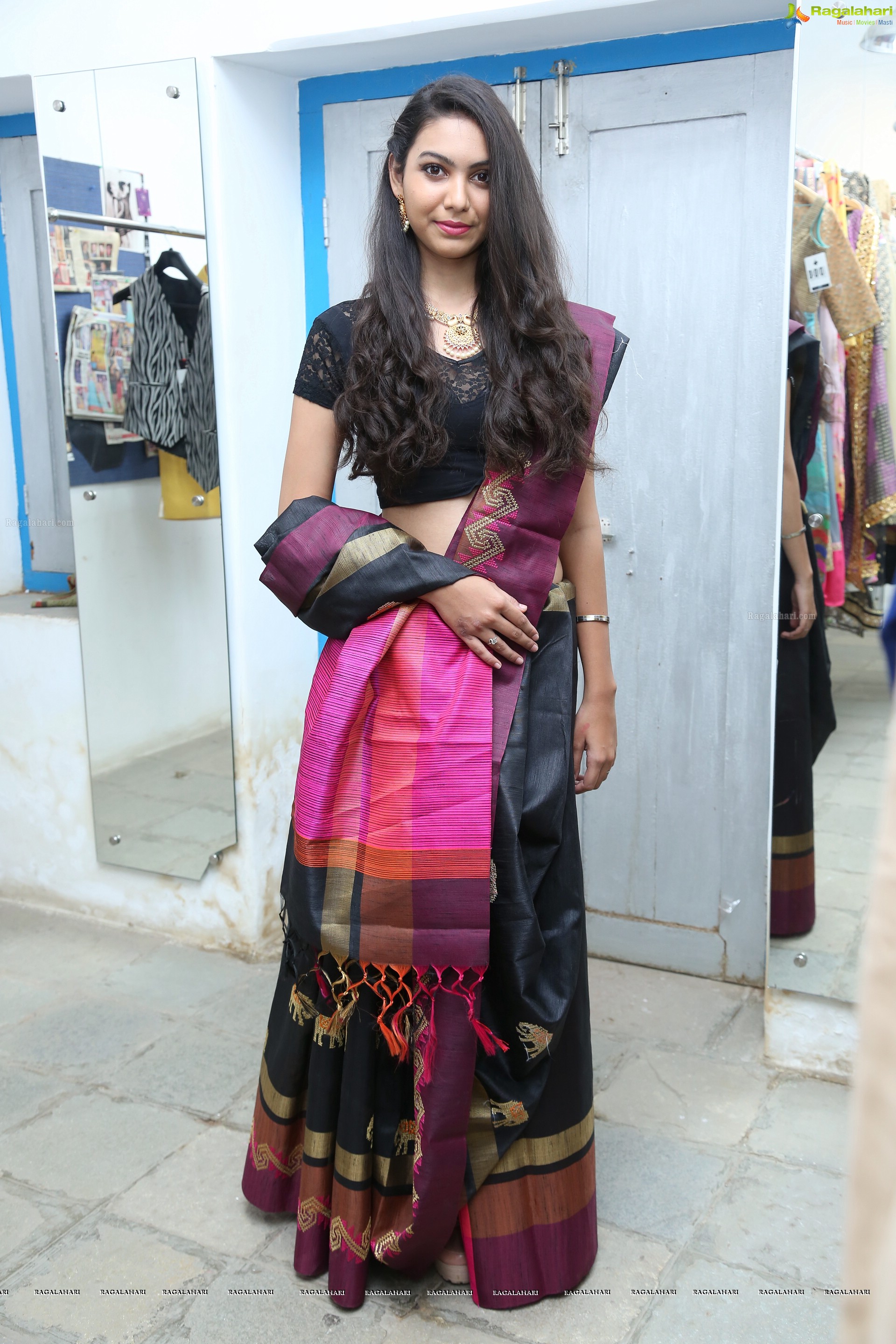 Simran Saniya at Silk & Cotton Expo Curtain Raiser (High Definition)
