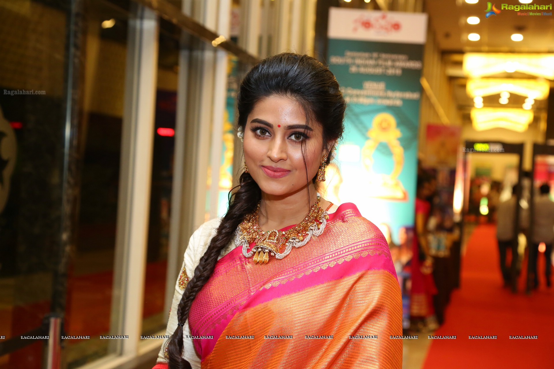 Sneha (High Definition Photos)