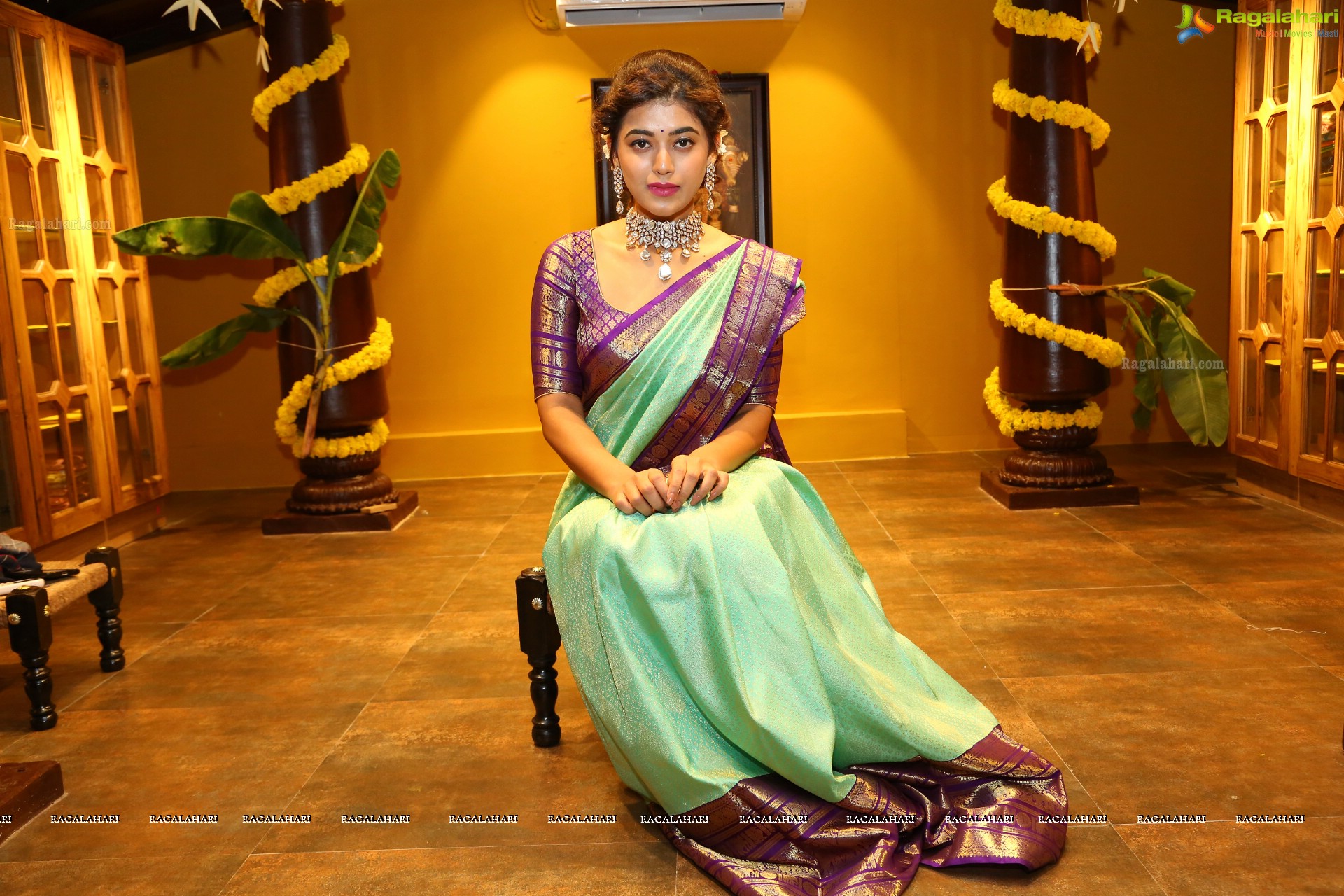 Yamini Bhaskar at Mugdha Store Launch (High Definition Photos)