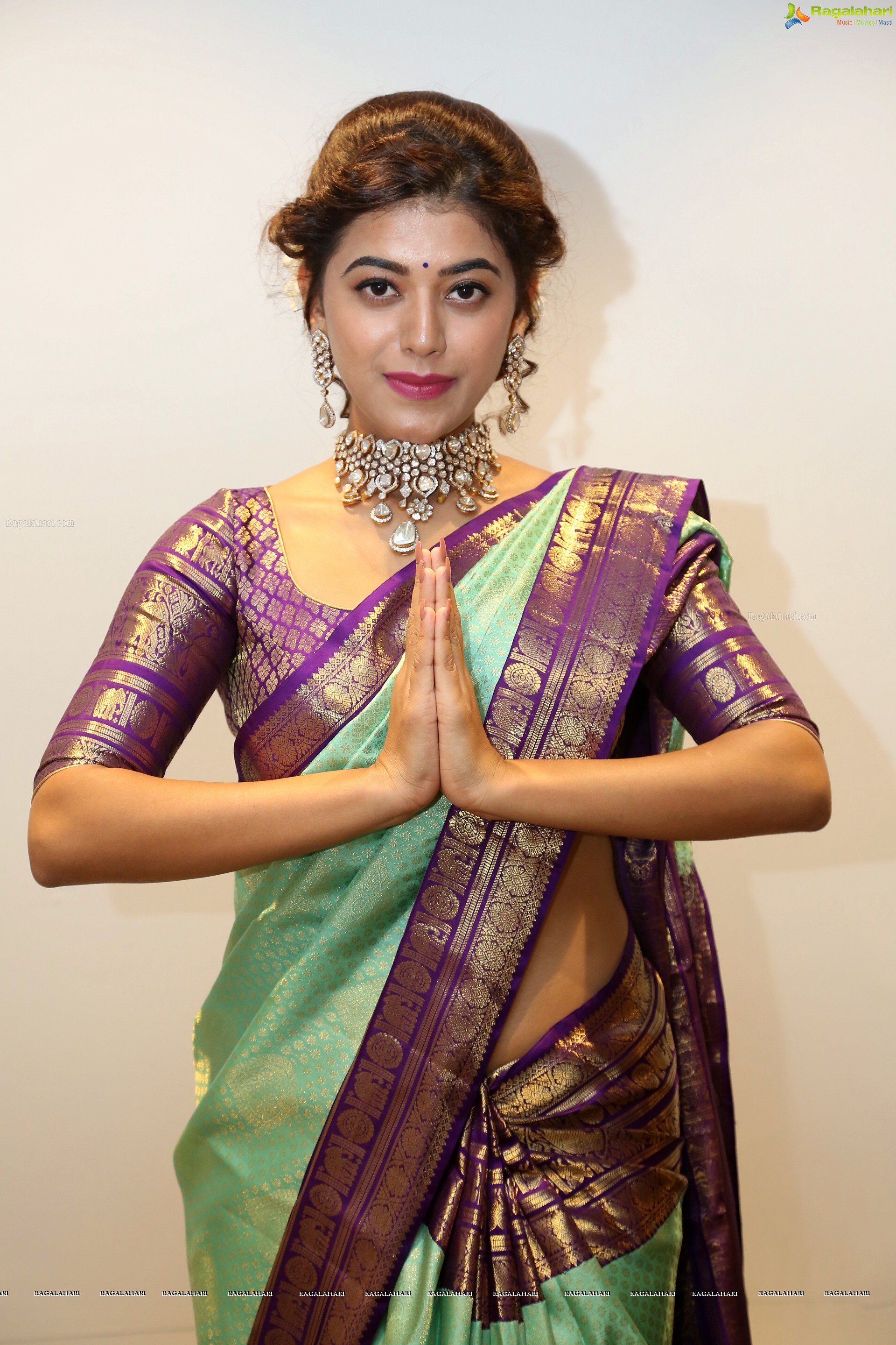 Yamini Bhaskar at Mugdha Store Launch (High Definition Photos)