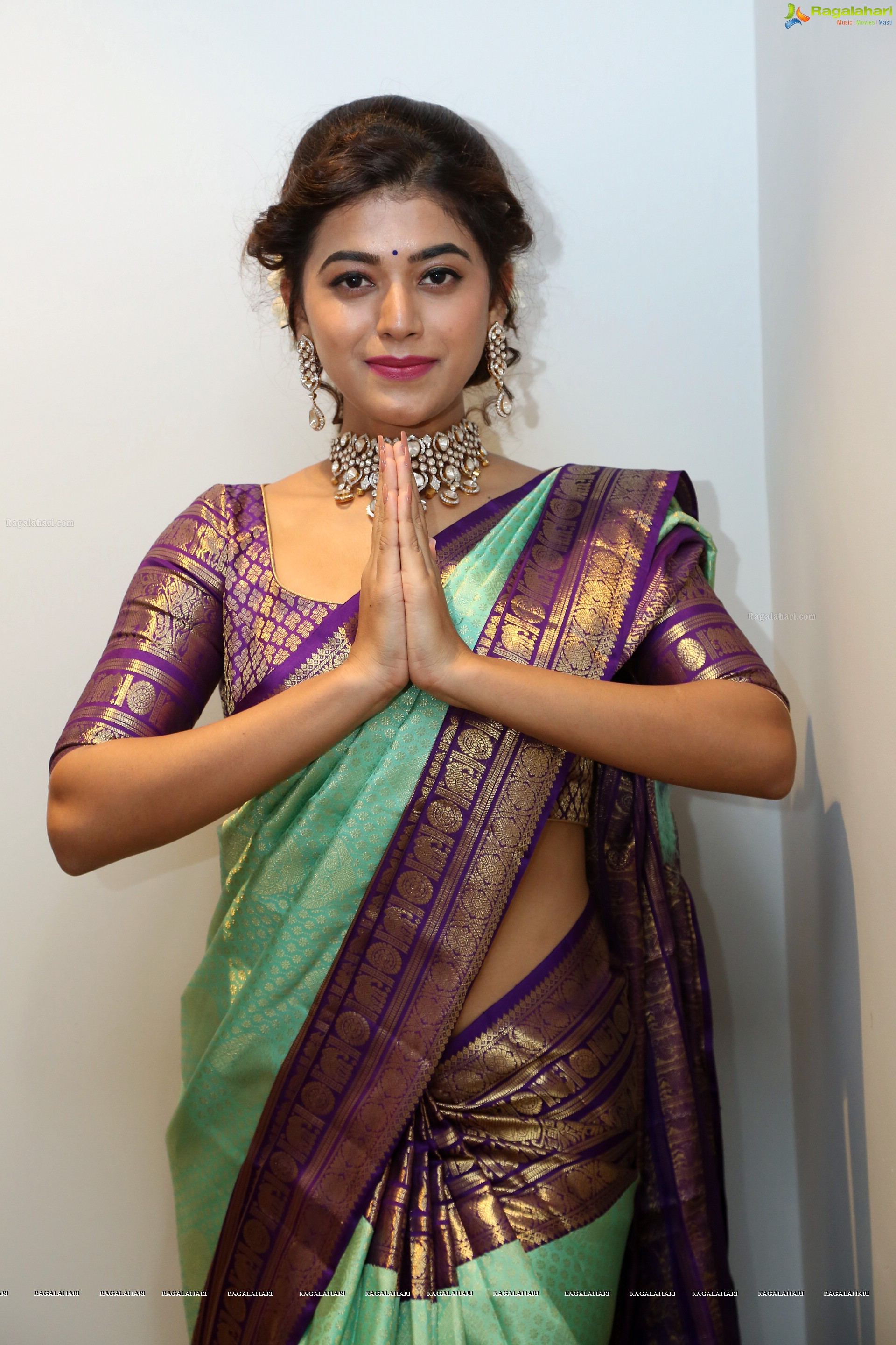 Yamini Bhaskar at Mugdha Store Launch (High Definition Photos)