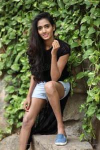 Bharathi Parlli Heroine