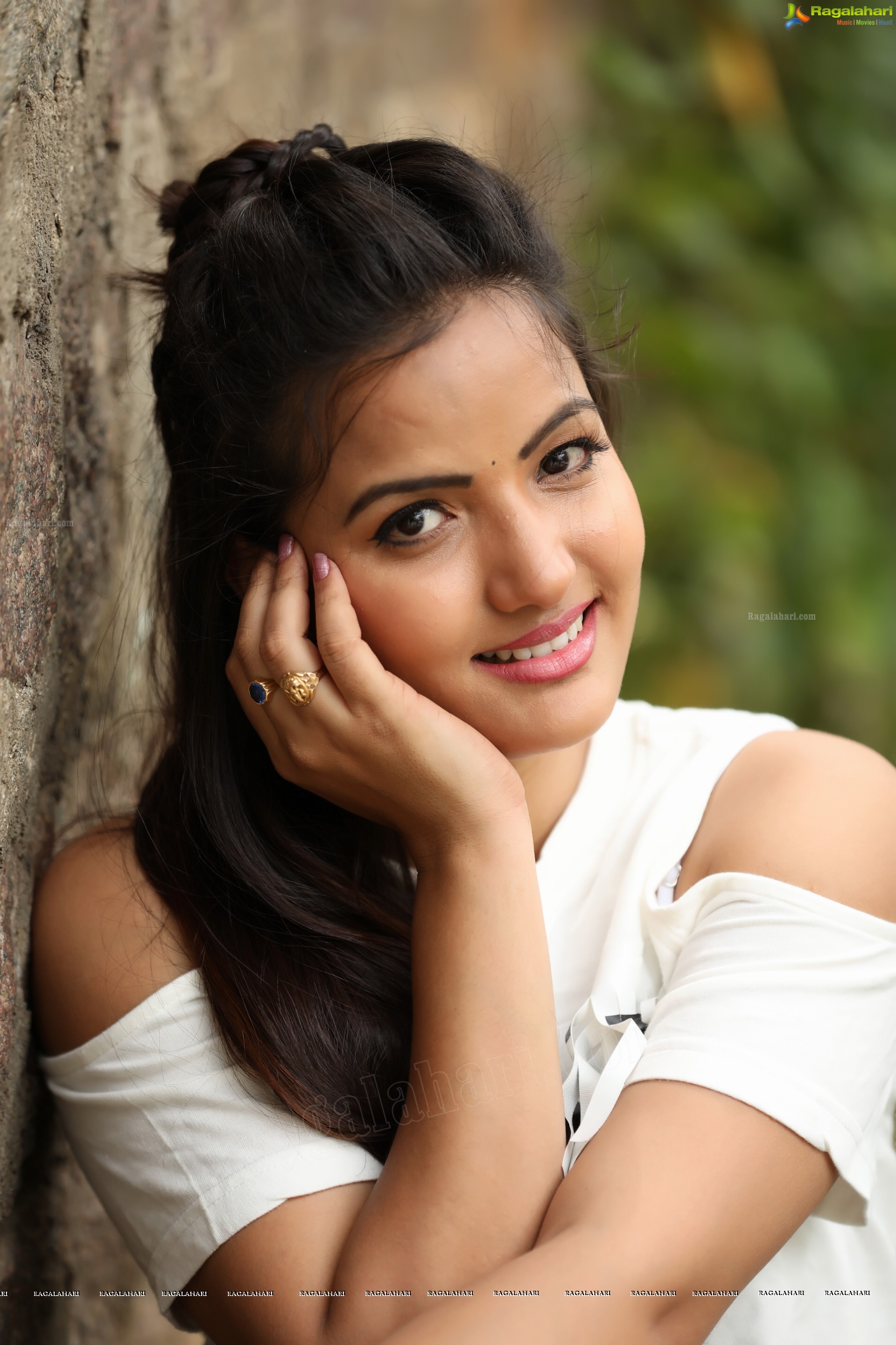 Siri Hanmanth (Exclusive Photoshoot) (High Definition Photos)