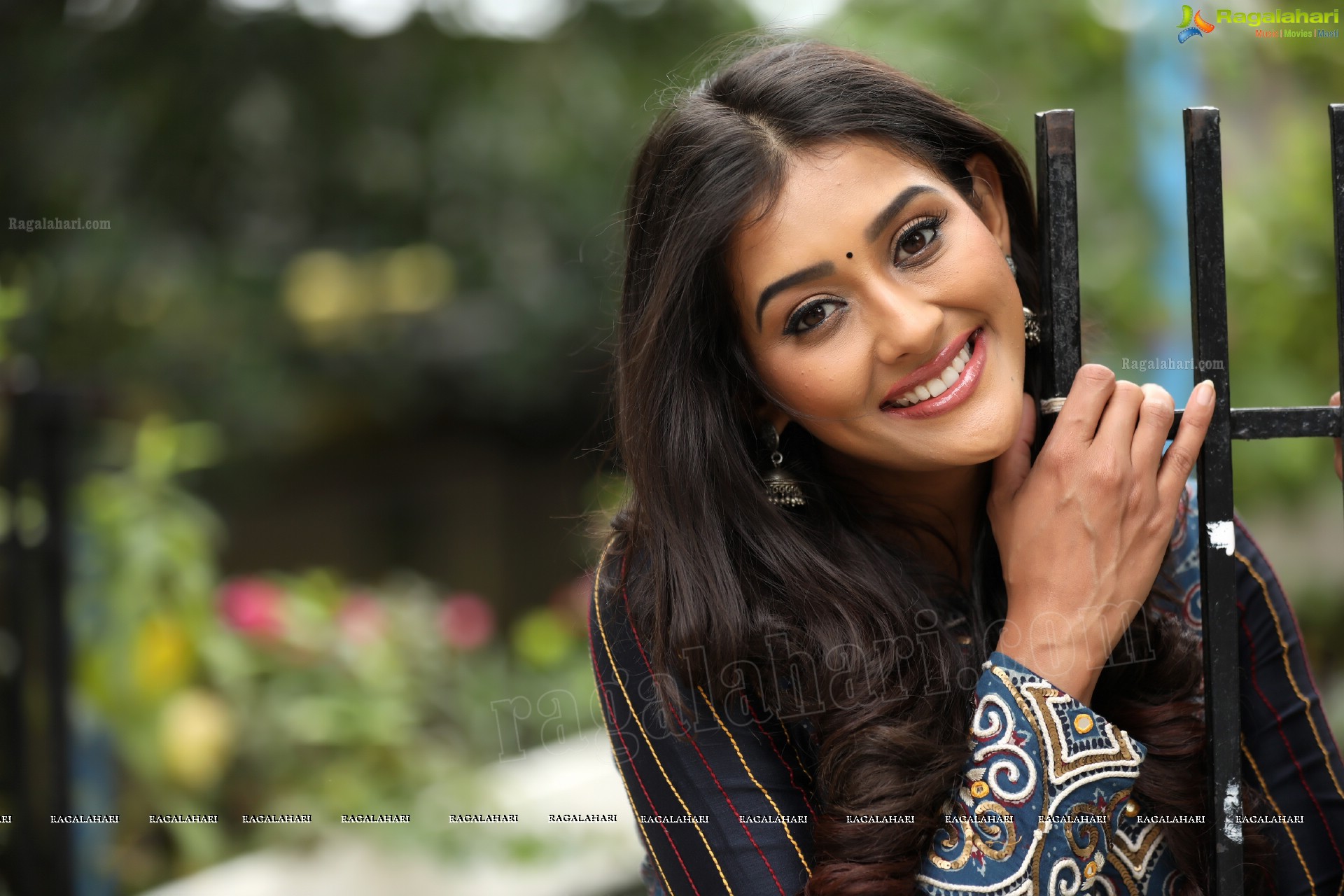 Pooja Jhaveri (Exclusive Photo Shoot) (High Definition Photos)