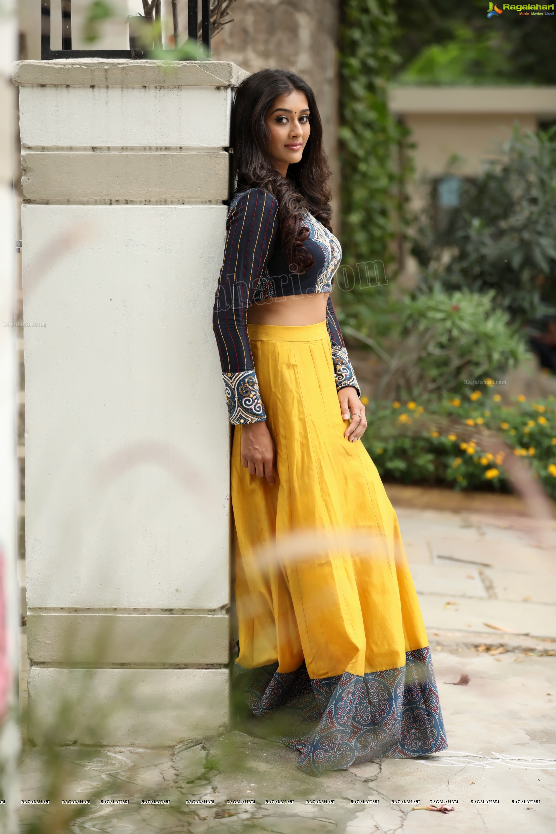 Pooja Jhaveri (Exclusive Photo Shoot) (High Definition Photos)