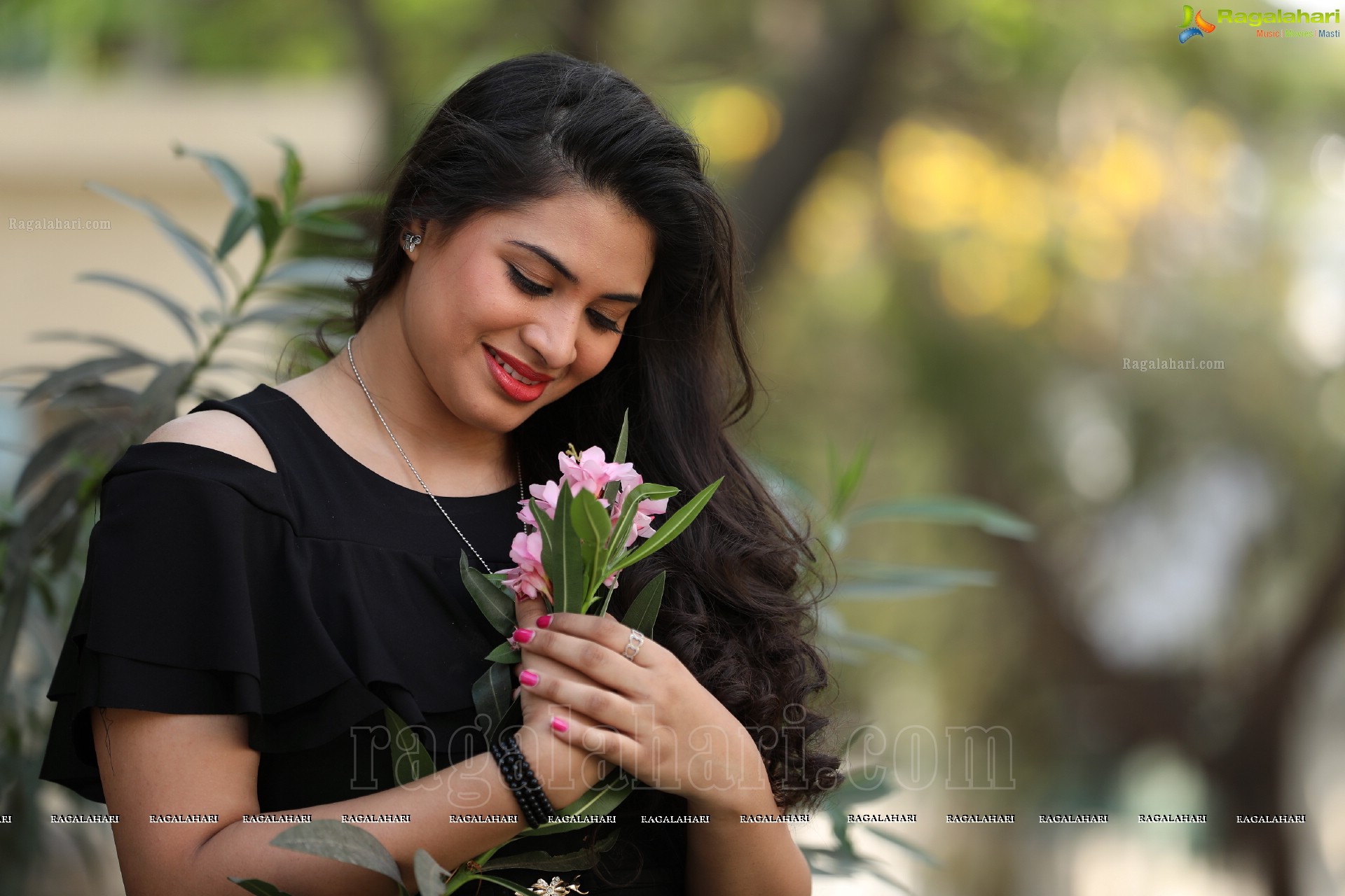 Megnna Kumar (Exclusive Photo Shoot) (High Definition Photos)