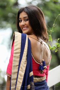 Pooja Jhaveri Half Saree