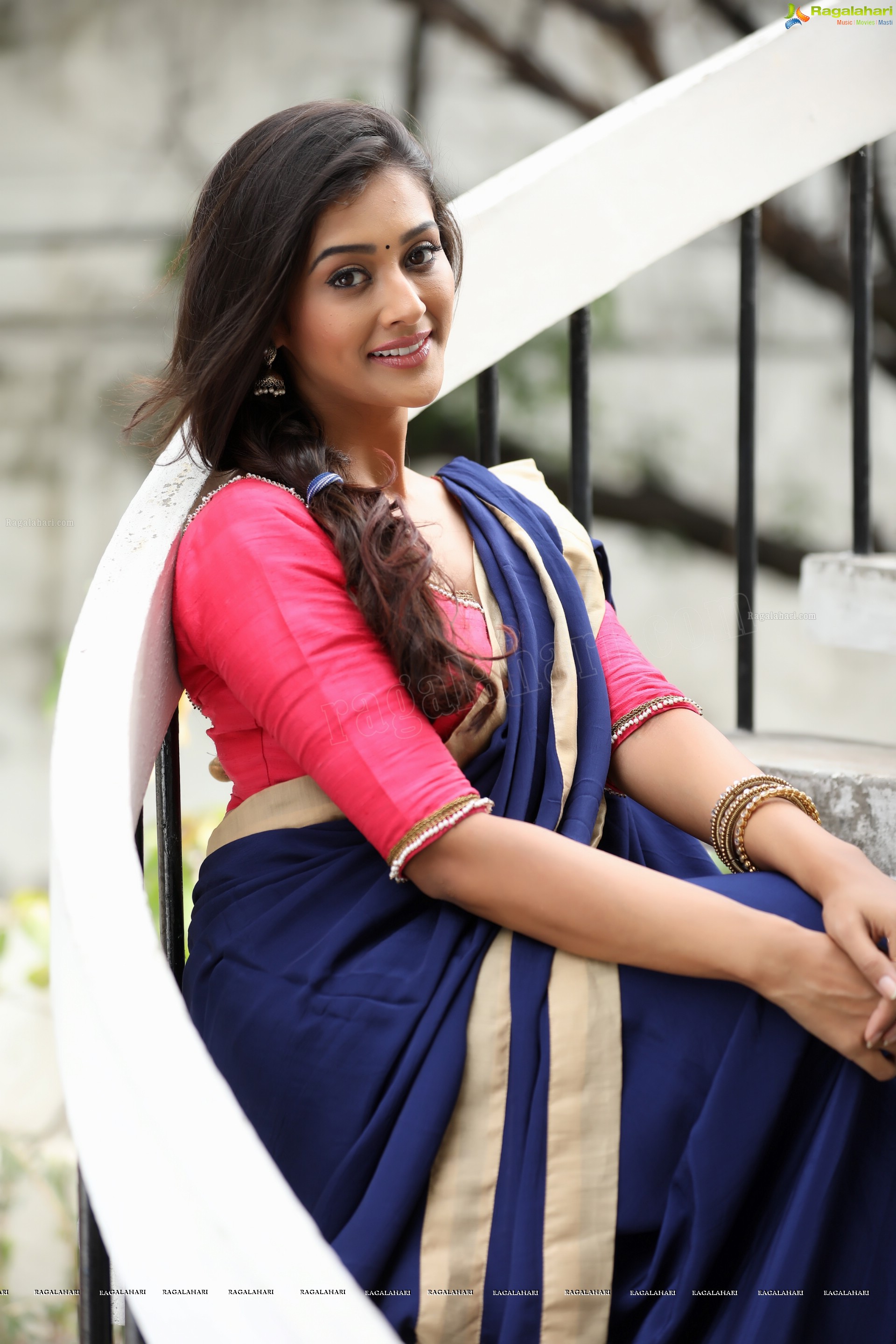 Pooja Jhaveri (Exclusive Photoshoot) (High Definition)