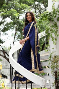 Pooja Jhaveri Half Saree