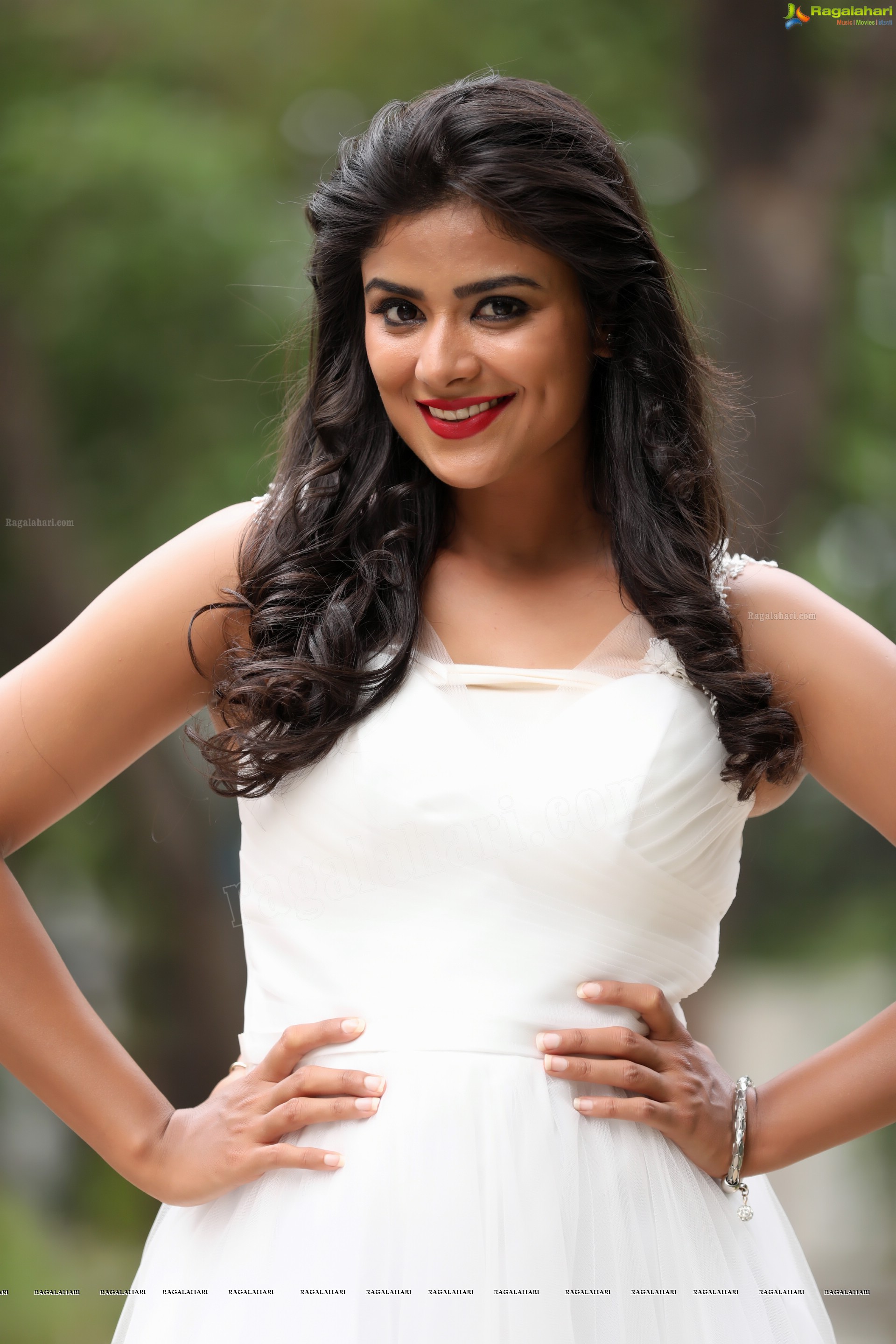 Priyanka Sharma (Exclusive Photo Shoot) (High Definition Photos)