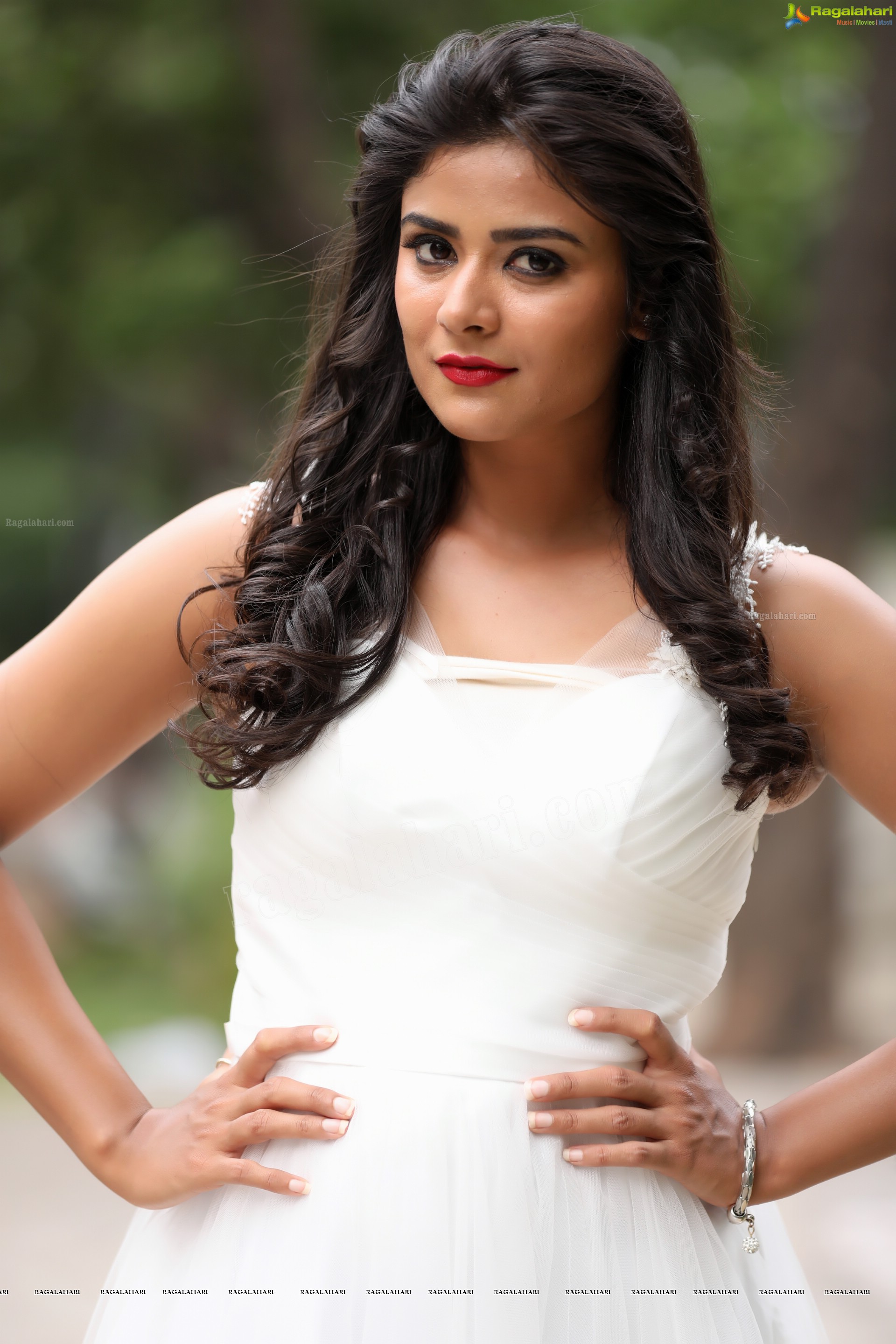 Priyanka Sharma (Exclusive Photo Shoot) (High Definition Photos)