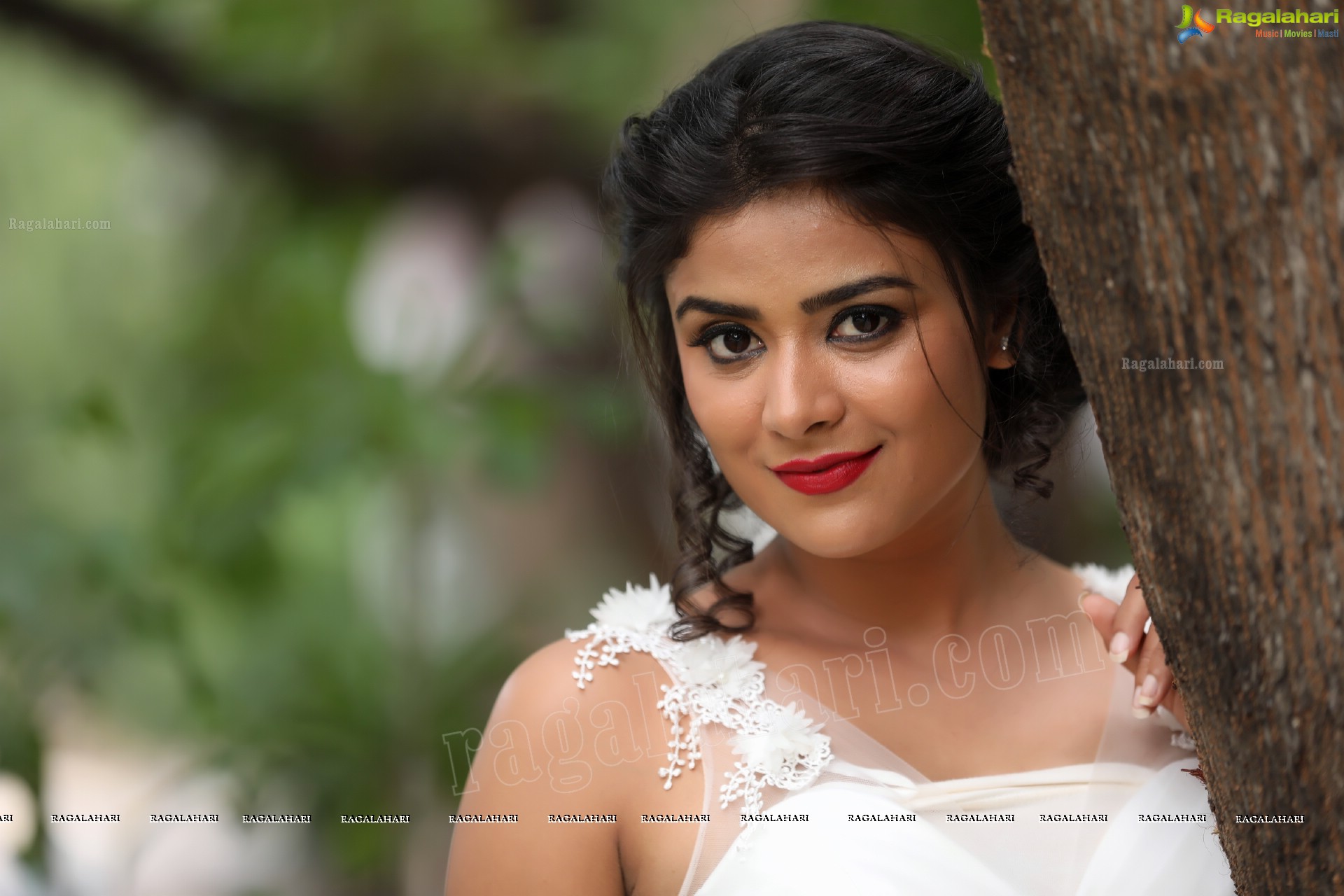 Priyanka Sharma (Exclusive Photo Shoot) (High Definition Photos)