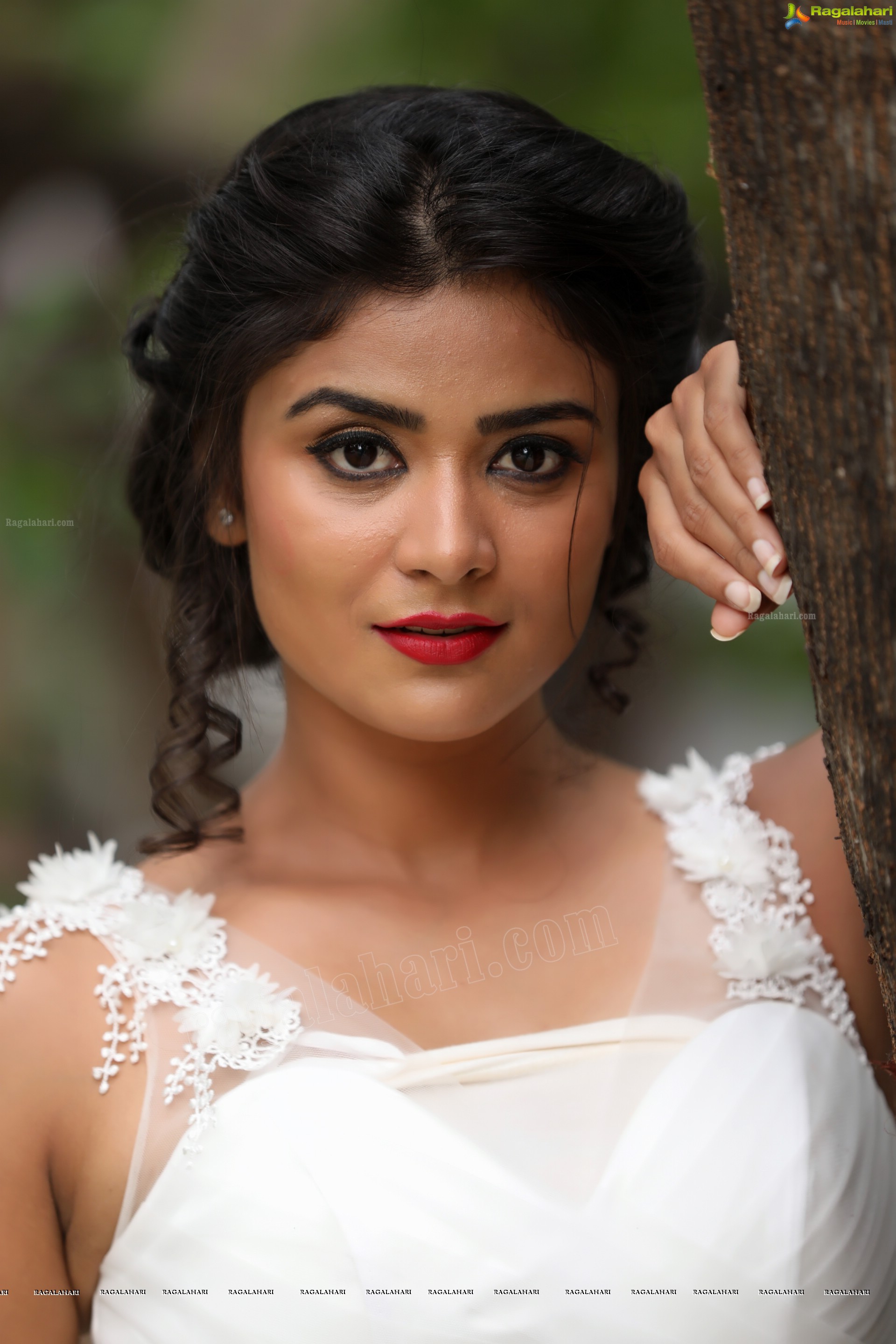 Priyanka Sharma (Exclusive Photo Shoot) (High Definition Photos)